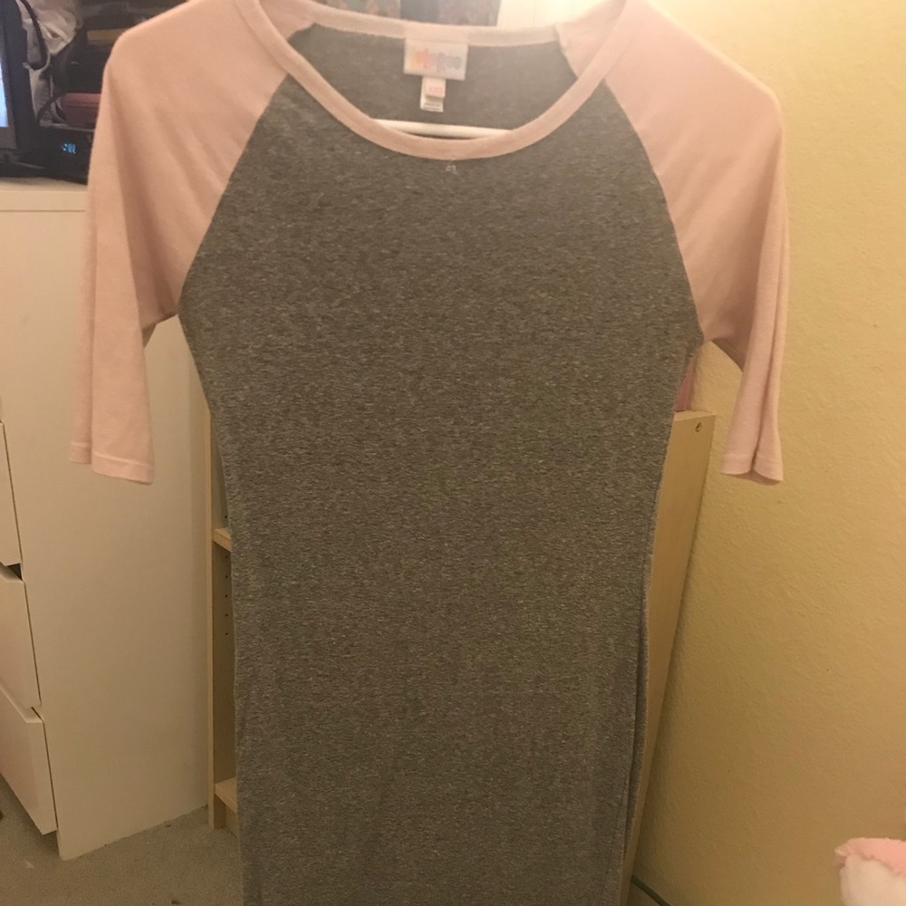 Grey and light pink fitted dress!